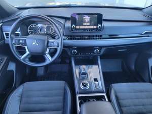 Mitsubishi Outlander SE FWD d'occasion 2022 - Product Image 4