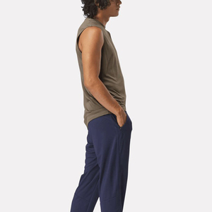 Camiseta sin mangas moderna para hombre, transpirable, de punto, con costuras lisas, para sesiones de entrenamiento - Product Image 5