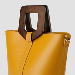 Magnifique pochette bohème en bois avec chaînes métalliques et détail bouton, sac de soirée indien artisanal durable, sac à vêtements - Product Image 1