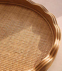 Cesta de Almacenamiento de Mimbre Redonda con Borde Ondulado, Estilo Artesanal, Hecha a Mano, para Decoración y Presentación de Mesas en Hostelería - Product Image 4
