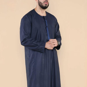 Suministro al por mayor de Jubba Thobe / Thawb para hombre con diseño bordado, manga larga, túnica islámica, túnica musulmana - Product Image 3
