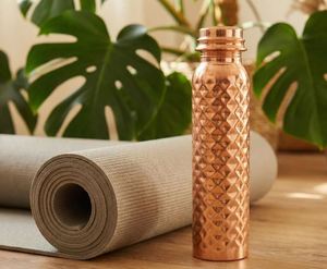 Bouteille de luxe en cuivre pour une hydratation avancée, réutilisable, écologique, favorisant le stockage d'eau propre, pour une routine de bien-être, grande taille - Product Image 6