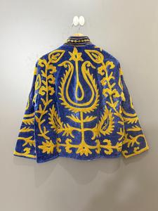 Chaqueta de terciopelo estilo indio con bordado floral azul y dorado, abrigo de invierno para mujer, corte regular, bordado a mano - Product Image 6