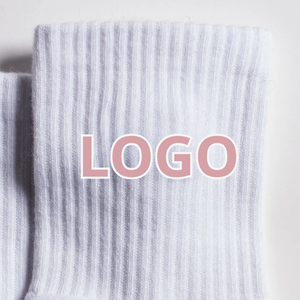 Chaussettes de compression personnalisées antidérapantes pour femmes et hommes, tricotées avec logo sur le bas/le bord, idéales pour le Pilates et le Yoga - Product Image 3
