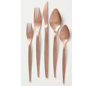 ชุดช้อนส้อมโลหะตีขึ้นรูปด้วยมือสำหรับตกแต่งโต๊ะอาหารอย่างหรูหรา ผลิตจากสแตนเลสคุณภาพสูง ชุบเคลือบอย่างสวยงาม ให้ความเงางามเหมือนกระจก - Product Image 2