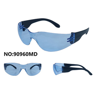 Lunettes de sécurité ergonomiques Taïwanaises, détectables, conformes ANSI Z87.1, confort et visibilité renforcés - Product Image 2