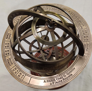 Globo armilar de latón hecho en India con anillos celestiales y globo central que representa la Tierra, para exhibir en escritorio y oficina, venta al por mayor. - Product Image 5