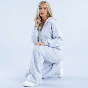 Nuevo conjunto de chándal de invierno para mujer con logo personalizado, 2 piezas, hombros caídos, capucha y pantalón jogger de pierna ancha a precios de mayorista - Product Image 4