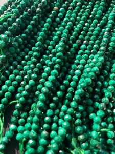 ลูกปัดหินมาลาไคต์ธรรมชาติทรงกลมเหลี่ยมเพชรพลอย ลูกปัดพลอยสีเขียวสวยงาม ความยาว 15.5 นิ้ว สำหรับทำเครื่องประดับ - Product Image 3