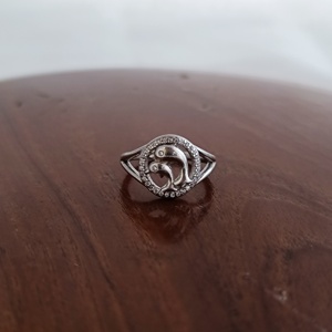 Anillo de Plata de Ley 925 con Diseño de Delfín y Halo de Circonita Cúbica, Estilo Animal Marino, Regalo de Moda para Mujer - Product Image 2