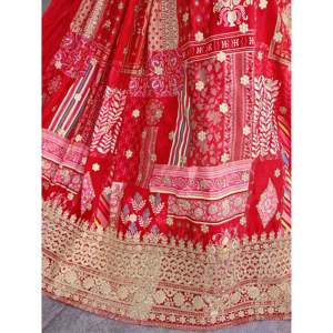 Robe de mariée en dentelle rouge, style lehenga choli, pour la mariée, avec manches courtes - Product Image 1