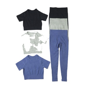 Ensemble de yoga 4 pièces personnalisé pour femme, grande taille, de haute qualité, avec fermeture éclair intégrale, taille élastique avant, respirant, léger et séchage rapide - Product Image 6