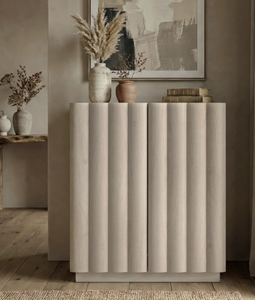 Meuble de rangement en bois festonné de luxe en gros, buffet console moderne en bois clair à 2 portes pour projets résidentiels et hôteliers - Product Image 1