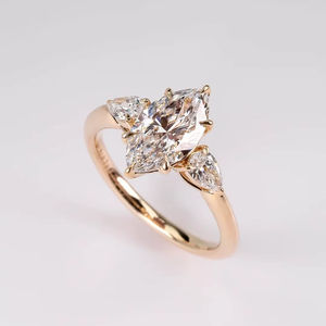 Bague de fiançailles de luxe en or 18K/14K/10K avec diamant taille marquise de 2,00 ct, bague de mariée trois pierres, bijoux fins personnalisés en gros - Product Image 1