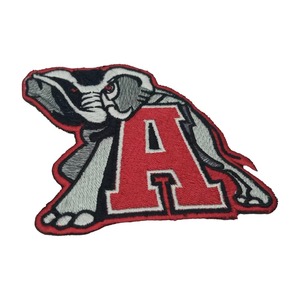 Patch brodé thermocollant avec éléphant et logo rouge, forme irrégulière, applique en feutre non tissé, badge décoratif - Product Image 1