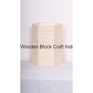 Poubelle décorative ouverte faite à la main en carton PP imprimé au bloc, avec enveloppe en tissu 100 % coton. - Product Image 1