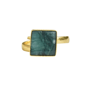 Bague tendance Laxmi Jewellers en pierre verte, corindon naturel carré serti clos, laiton plaqué or, bijoux fins pour femme, usage quotidien - Product Image 1
