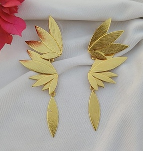 Pendientes de Hoja Chapados en Oro con Forma de Ala, Joyería para Mujer, Regalo para Fiesta o Boda - Product Image 1