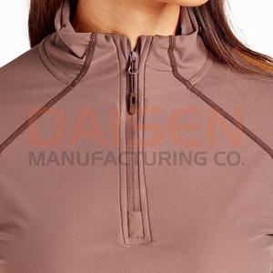 Camiseta Deportiva Ecuestre para Mujer, Manga Larga, Tejido Transpirable, Diseñada para Comodidad y Flexibilidad al Montar - Product Image 5
