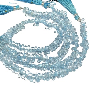 Perles Briolette en forme de goutte de poire à facettes topaze bleu ciel naturel, pierre précieuse naturelle pour bijoux - Product Image 1