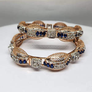 Brazalete de Lujo en Oro Rosa de 14K con Diamantes y Piedra Azul, Certificado IGI, Joyería Fina, Ideal para Eventos Diarios de Lujo - Product Image 1