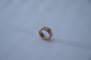 Nouveaux Bracelets Joncs Classiques pour Femmes, Plaqué Or, Ornés de Lettres et de Diamants, Style Européen et Américain, Tendance et Polyvalents, Vente en Gros - Product Image 5