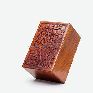 Boîtes d'urnes en gros personnalisées gravées avec des urnes de crémation en bois de manguier fini poli urnes de crémation commémoratives pour les cendres humaines - Product Image 1