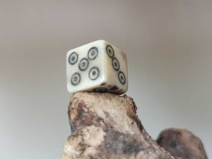 Natural Resin Playing <b>Dice</b> <b>Set</b> White Dot Game Cubes Molded Tabletop RPG Board Game Pieces - Product Image 2
