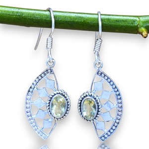 Pendientes de plata de ley 925 con amatista verde, corte ovalado, con colgante, diseño de joyería artesanal para mujer. - Product Image 1