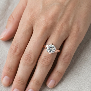 Hermoso Anillo Solitario en Oro Rosa |   Anillo de Oro Rosa de 14K con Diamantes Reales para Mujer |   Joyería de Diseño de Lujo para Fiestas de Compromiso - Product Image 3
