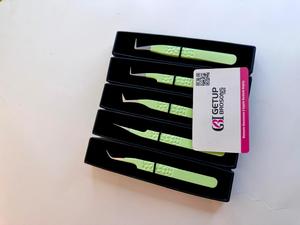 Nouvel ensemble de pinces à cils en acier inoxydable vert de précision, antistatiques, à pointe lisse de 10 mm, avec emballage personnalisable et logo sur boîte - Product Image 1