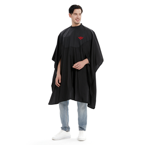 Cape de barbier noire résistante aux produits chimiques avec poche pour les mains - Product Image 3
