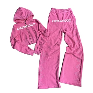 ชุดวอร์มลำลองผู้หญิงปักโลโก้แบบกำหนดเองปี 2026 ผ้าฟลีซประดับเพชร ชุดฮู้ดดี้ซิปแบบครอปและกางเกงขายาวทรงบาน - Product Image 1