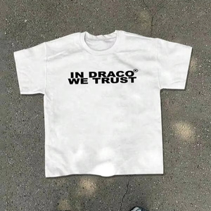 เสื้อยืดโอเวอร์ไซส์สีขาวลายกราฟิก สไตล์สตรีท พิมพ์ลายด้านหน้าและด้านหลัง ผ้าฝ้ายนุ่มสบาย ลำลอง รับผลิตเสื้อผู้ชายแบบ OEM - Product Image 1
