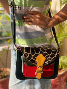 Nouveau Style de sac à bandoulière en cuir recyclé, sac à bandoulière multicolore pour femmes avec fourrure à imprimé Animal de haute qualité - Product Image 4