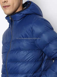 เสื้อแจ็คเก็ตพัฟเฟอร์แขนยาวแบบกำหนดเองสำหรับผู้ชาย เสื้อโค้ทบอมเบอร์แบบเรียบ ผลิตจากวัสดุขนเป็ดและขนสัตว์ จำหน่ายราคาส่ง - Product Image 2