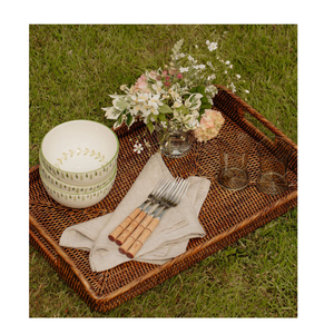 Plateau de service de style bohème de qualité supérieure, respectueux de l'environnement, fait à la main en rotin avec poignées en bois, organiseur de maison, plateau décoratif pour le thé - Product Image 4