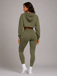 Sudadera corta premium para mujer, diseñada con tela suave, ajuste flexible, cómoda de usar, adecuada para todas las estaciones y uso diario. - Product Image 3