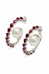 Pendientes de Rubí y Perla en Plata de Ley 925 con Baño de Rodio, Engaste de Lujo KLST30539 - Product Image 4