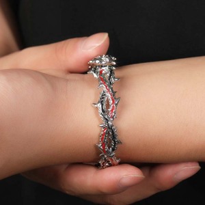 Brazalete Unisex Punk de Oro Sólido de 14K con Espinas de Rosa Plateadas, Diseño de Flor Esmaltada en Rojo, Diamantes y Piedras Preciosas Púrpuras - Product Image 1