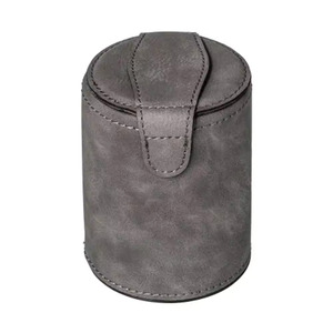 Gobelet à dés rond en PU avec 7 dés rouges, étui de rangement durable pour jeux de dés, style classique - Product Image 6