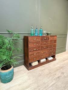 Commode antique multi-tiroirs en bois massif rustique, armoire d'apothicaire vintage, commode de rangement pour mercerie, buffet de rangement de style ferme - Product Image 4