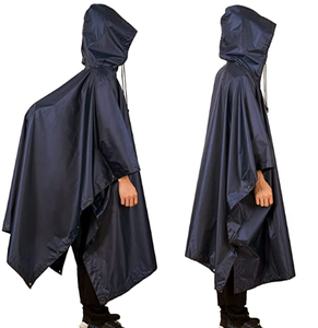 Poncho de pluie unisexe noir à capuche, imperméable, léger, en polyester, pour l'extérieur, taille adulte, coupe longue et ample, couleur unie - Product Image 5