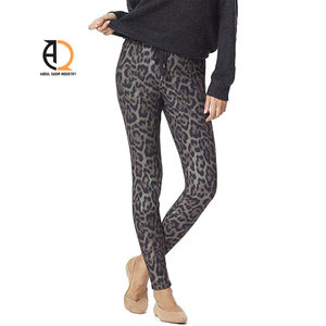 Shorts de sport sans couture pour femmes, leggings de yoga très extensibles, effet push-up, vêtements de fitness pour la gym - Product Image 3