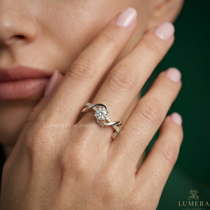 แหวนเพชรเดี่ยวทรงบิดเกลียวทองคำขาว 14K 18K สุดหรูสำหรับผู้หญิง แหวนหมั้นดีไซน์ไขว้สุดสง่างาม - Product Image 5