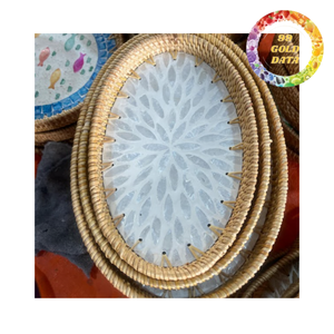 Plateau de service en rotin et nacre |   Plateau décoratif fait main avec motifs uniques pour la table et la décoration intérieure - Product Image 2
