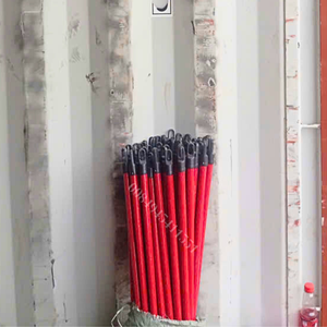 Balai et pelle en bois d'eucalyptus du Vietnam de haute qualité 2-en-1, avec manche en PVC écologique et durable, étanche, ergonomique et portable pour usage domestique - Product Image 2