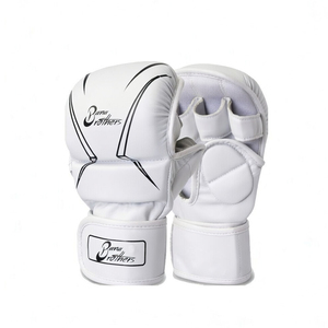 Gants de MMA rouges et noirs fabriqués à Sialkot - Product Image 2