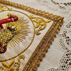 Châle liturgique d'église brodé à la main Agnus Dei en fil d'or - Lin d'autel liturgique Agneau de Dieu en fil d'or - Lin liturgique de qualité supérieure - Product Image 6
