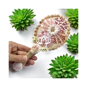 Espejo de Mano Disponible, Diseño de Concha Marina, Artesanía Pura, para Colecciones de Regalos Costeros Auténticos y Aplicaciones Diarias de Maquillaje - Product Image 3